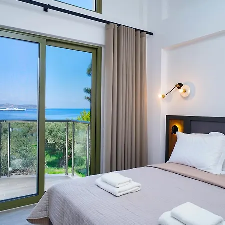 Albatros House Hotel *